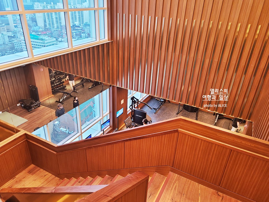 한강뷰 호캉스 호텔 나루 서울 엠갤러리 부아쟁 레스토랑 인피니티풀 추천