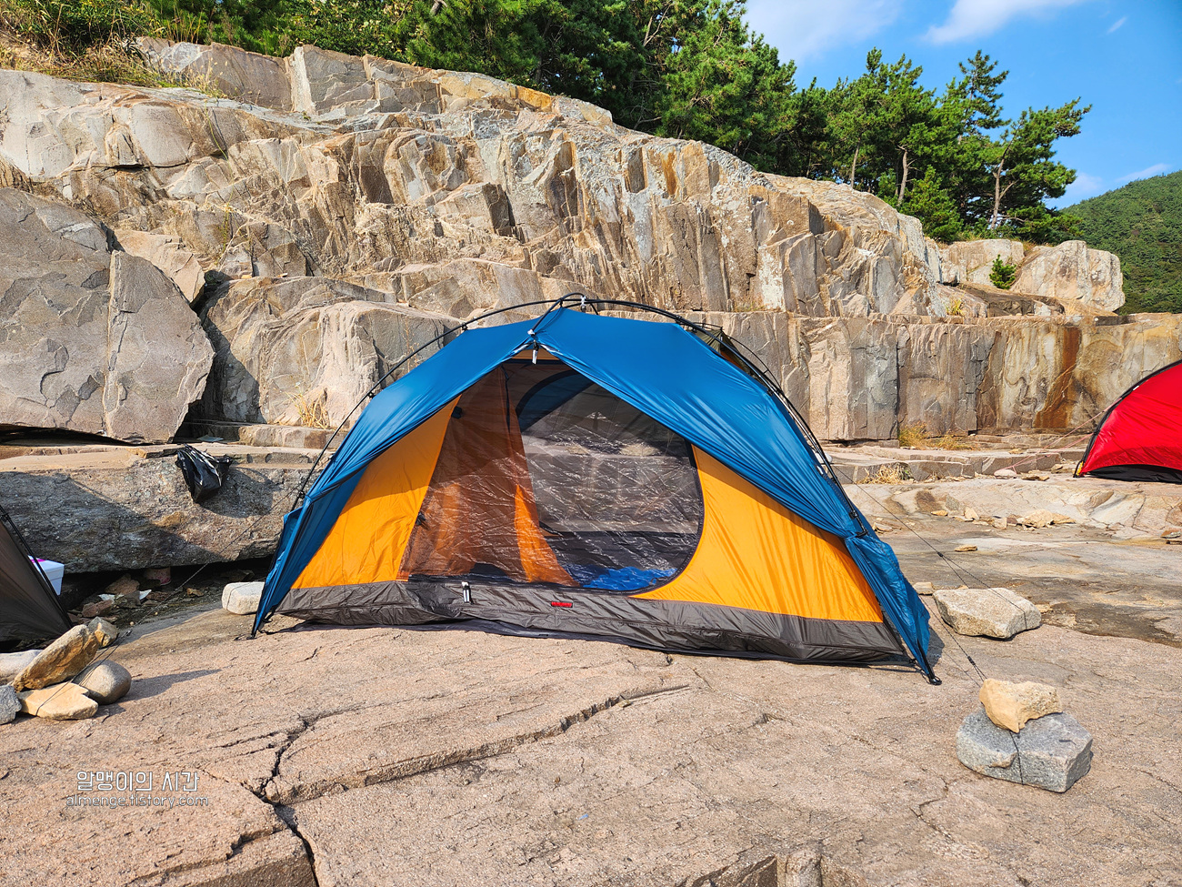 #26-2 여수 개도 백패킹_여기 온돌 돌침대 있어요 (노지 캠핑) - undefined - 돌침대 텐트 피칭 방법 #26-2 여수 개도 백패킹_여기 온돌 돌침대 있어요 (노지 캠핑) - undefined - 돌침대 텐트 피칭 방법