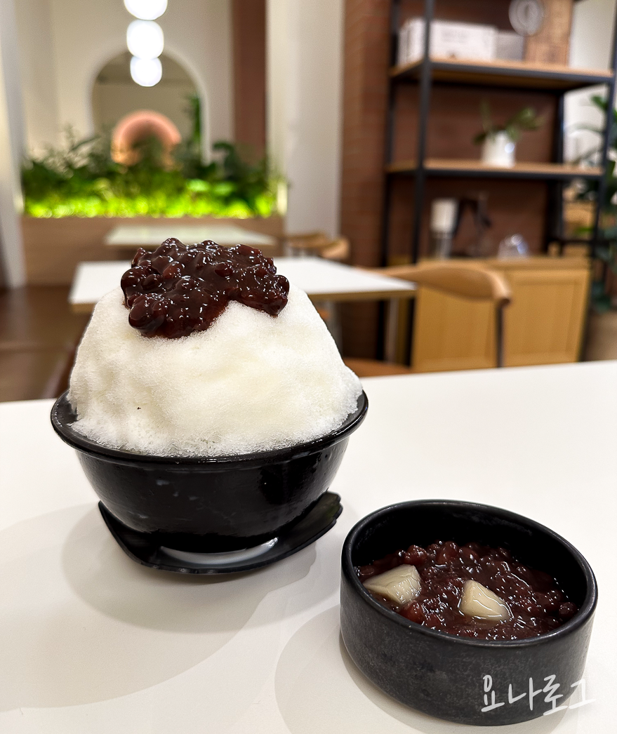 밀탑 밀탑빙수 우유빙수 연유빙수 광교카페 수원카페 광교밀탑 광교카페추천 수원카페추천 영통카페 영통카페추천 광교데이트 수원데이트 영통데이트 수원가볼만한곳 광교가볼만한곳 팥빙수 광교빙수 광교팥빙수 수원팥빙수 수원빙수 영통빙수 영통팥빙수 수원데이트코스 광교데이트코스