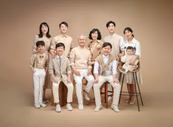 사진관 가족사진 선물 의상 대여 헤어 메이크 가족과 추억 남기는 촬영 준비_1