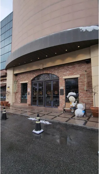 성심당 롯데대전점 케익 무너져 내린 망고시루 한 자리서 뚝딱_9