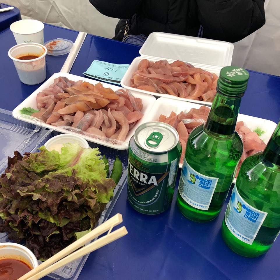 화천 산천어 축제! 바로 앞 회센터에서 소주도 팝니다