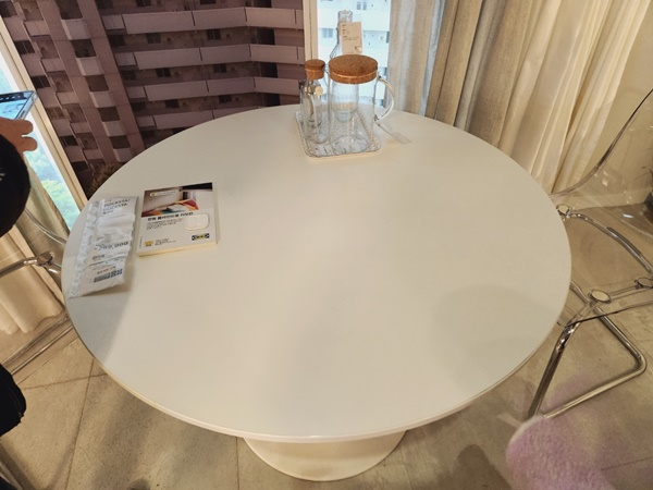 이케아 원형테이블 독스타 조립 사용 후기