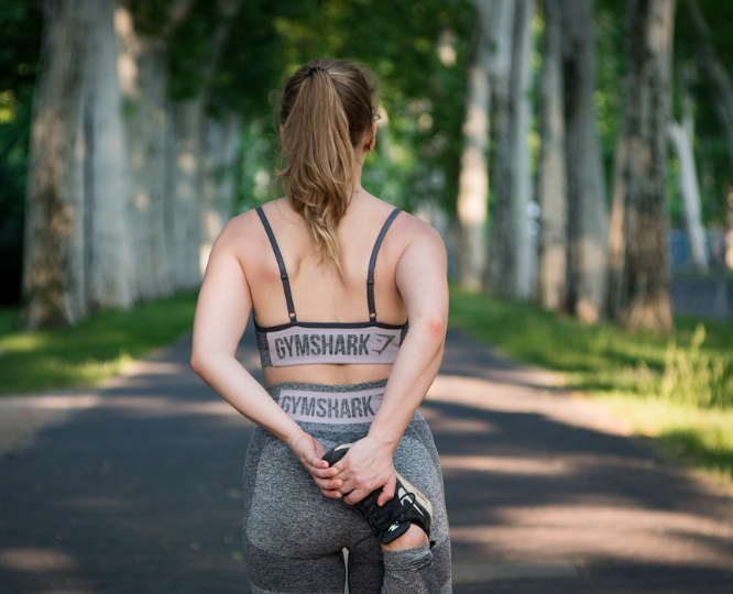 여성을 위한 힙업 운동: 탄탄하고 볼륨감 있는 엉덩이를 만드는 비결