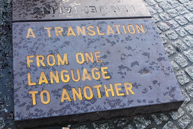 Neural Machine Translation (NMT) 기술의 발전과 그 한계