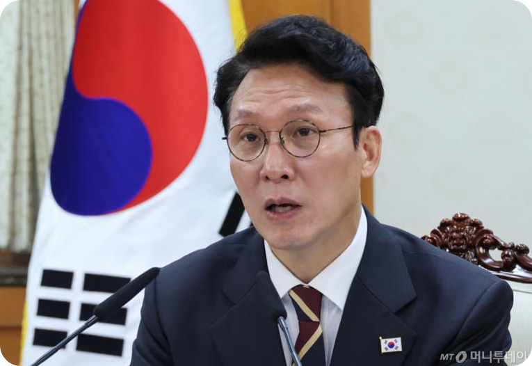 김민석 국무총리가 25일 오전 서울 종로구 정부서울청사에서 열린 미세먼지특별대책위원회에 참석해 발언하고 있다.[사진=뉴시스]