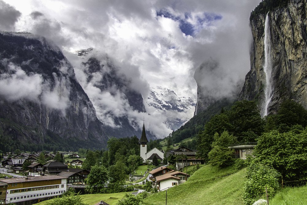 라우터브루넨 (Lauterbrunnen)