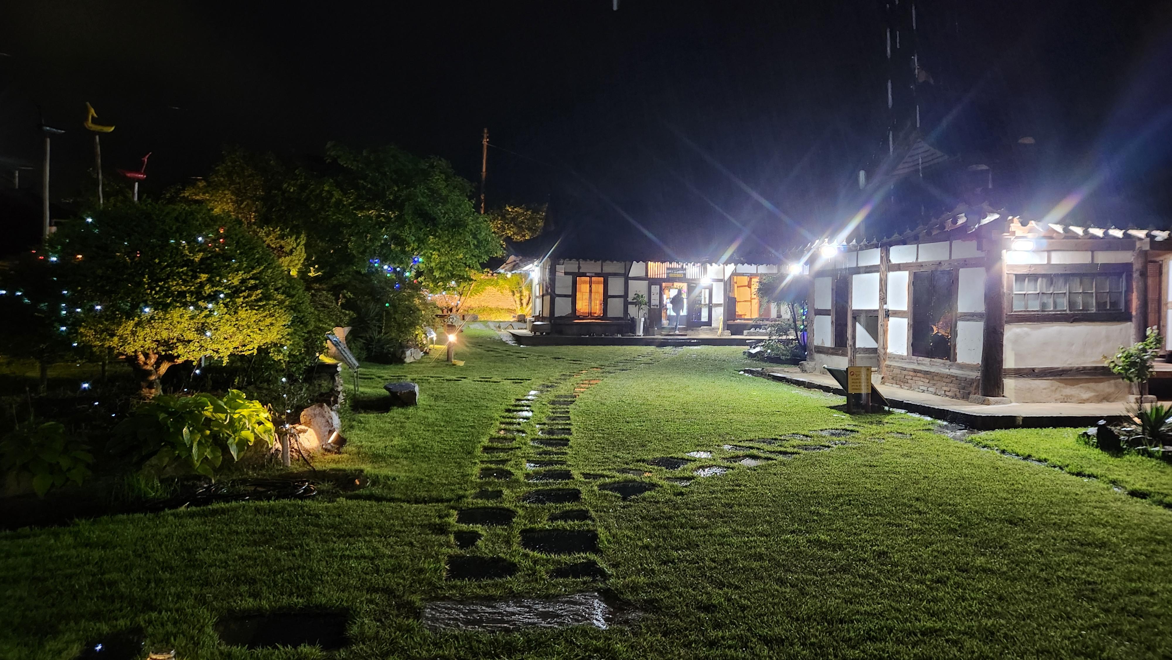 고창 한옥카페 경운장 뜰