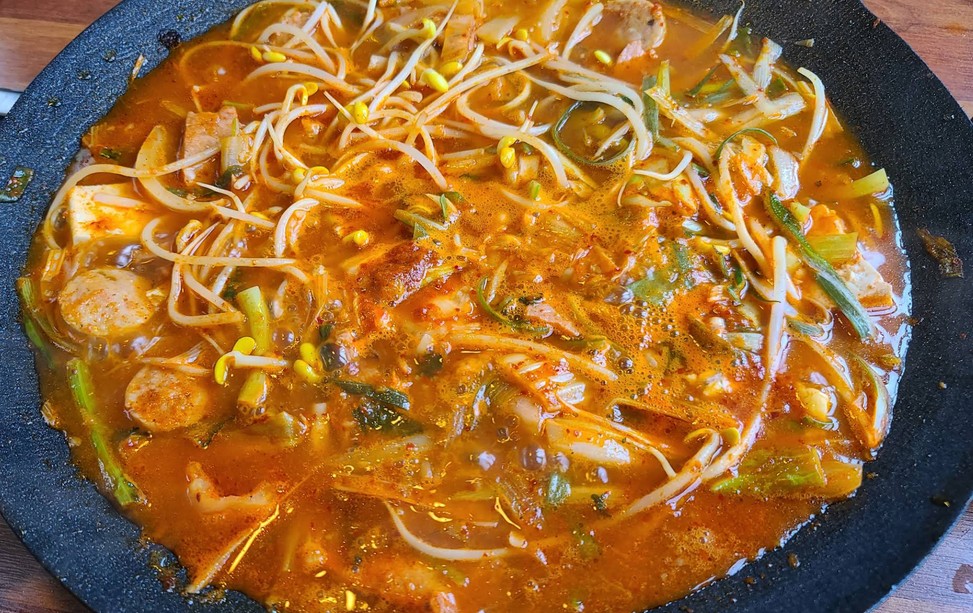 수제햄의 깊은 풍미, 공릉동 부대찌개 맛집 이정림 본점 리뷰