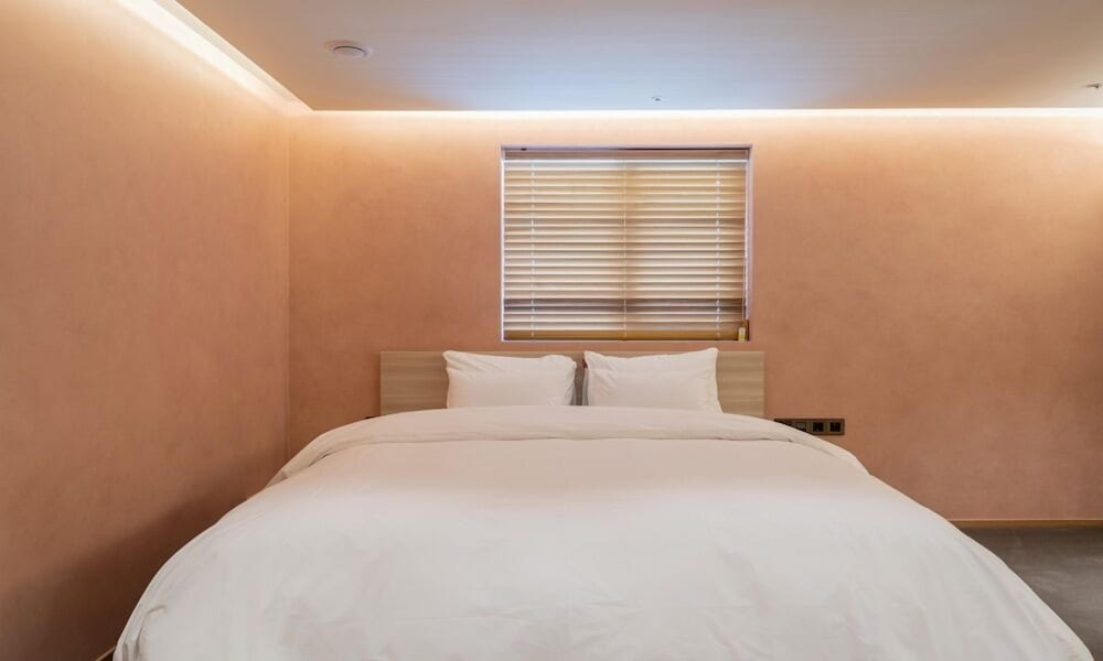 잠실 오로시에 관광호텔 특가! 신상 부티크 호텔 완전정복 (루프탑수영장+사운드바+스마트시스템 총정리)