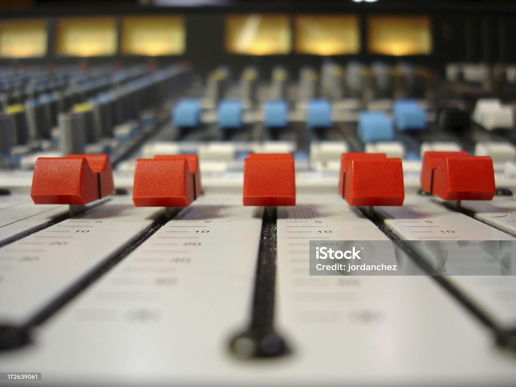 오디오 마케팅: 팟캐스트와 음성 콘텐츠를 활용한 마케팅 전략