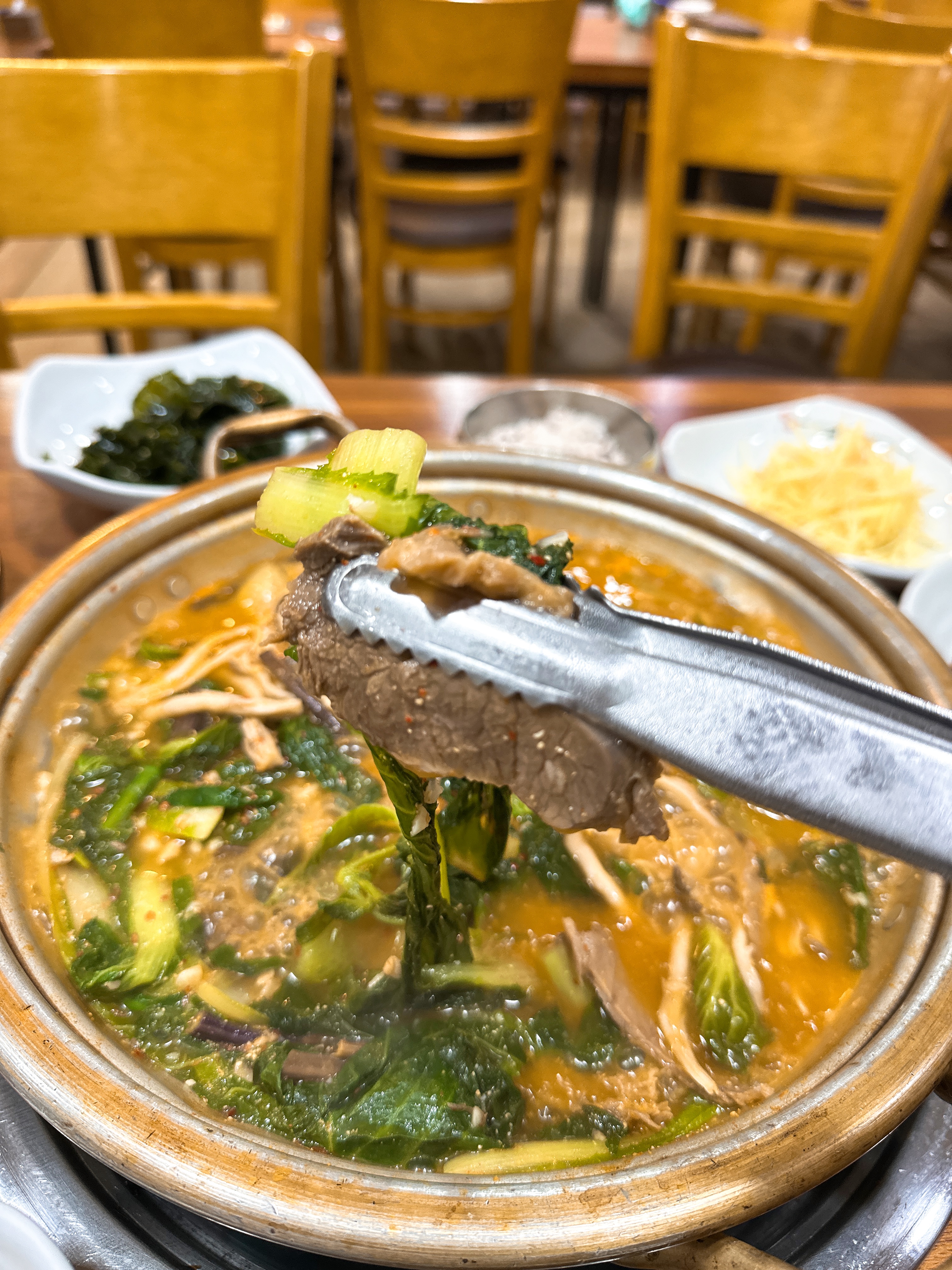 마산 보양식 맛집 '계림'에서 흑염소 전골 수육 요리 즐기기