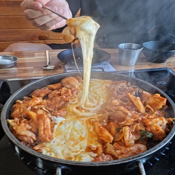 비와별닭갈비-치즈폭포