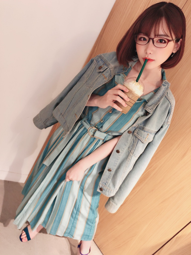 안경쓴 미녀 후카다 에이미(Eimi Fukada, 深田えいみ) 사진