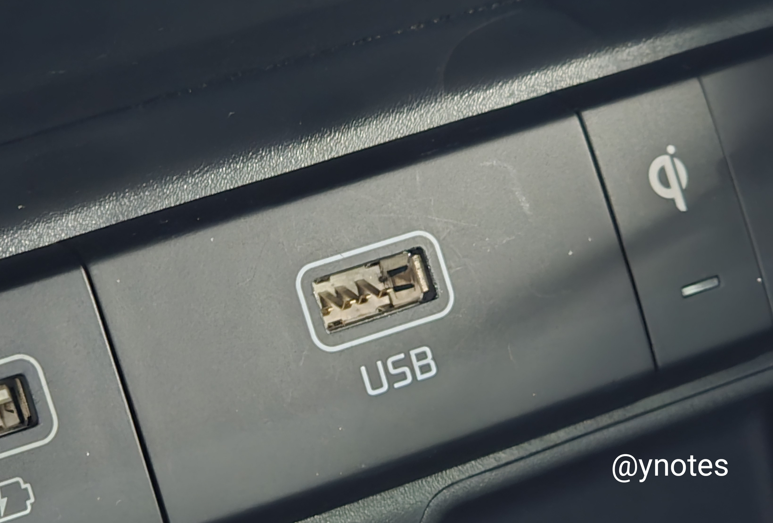쏘렌토 하이브리드 MQ4 USB 연결 단자