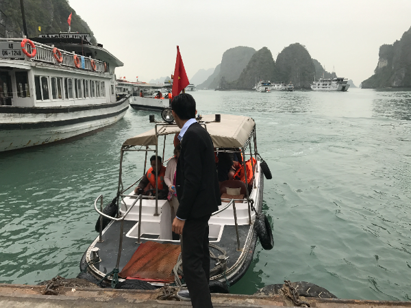 하롱베이 승솟동굴 선착장1