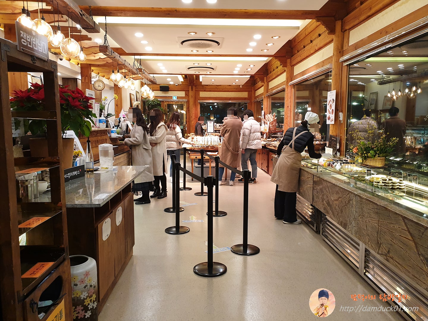 삐에스몽테제빵소 실내