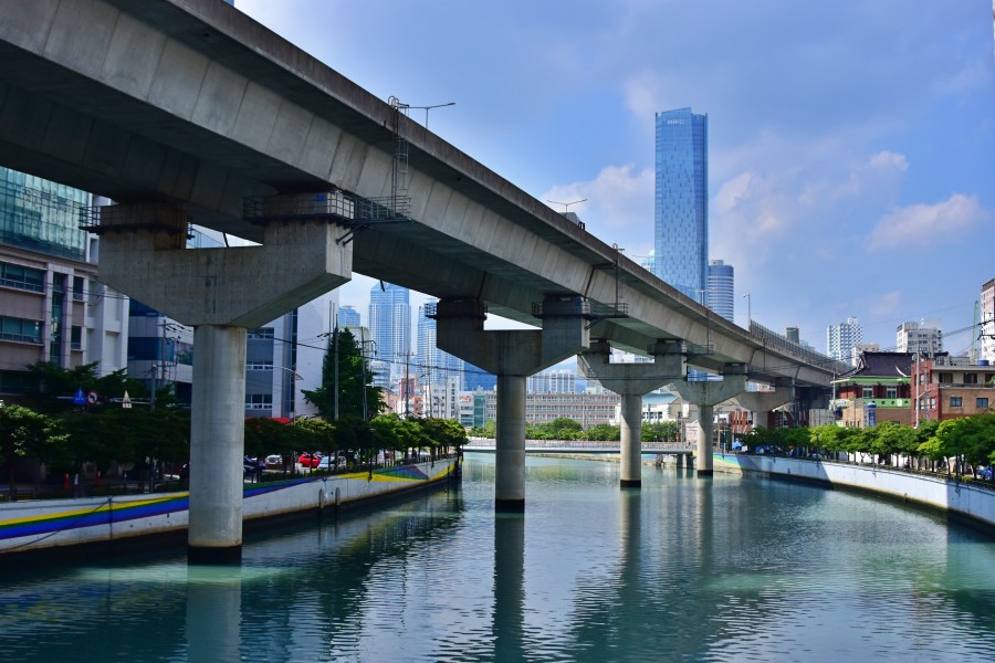 2022년 7월 17일 부산의 하천 동천 모습