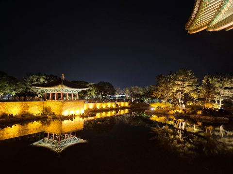 조명의 반사가 환상적인 동궁과 월지...