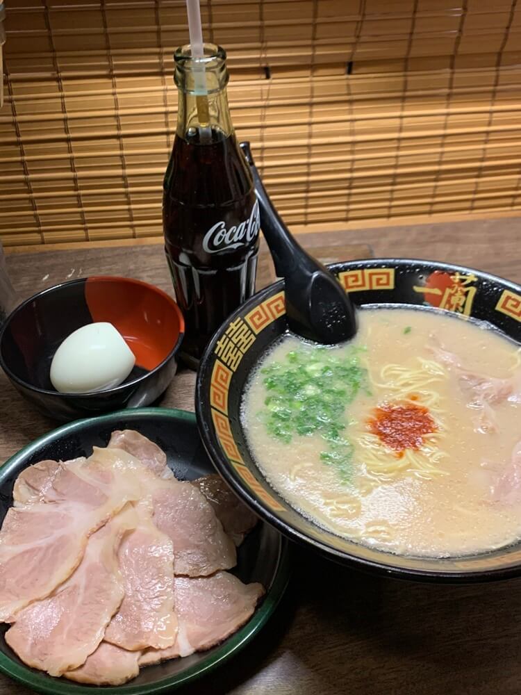 라멘, 계란, 콜라, 추가한 차슈