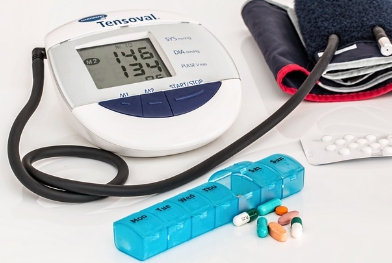 왼쪽 아랫배 통증, 그냥 넘기면 안 되는 이유! 증상별 원인부터 해결법까지