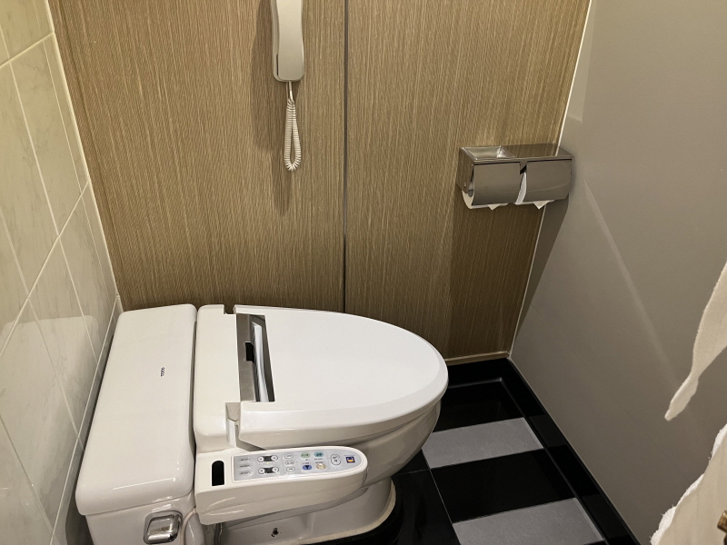 강남노보텔 변기