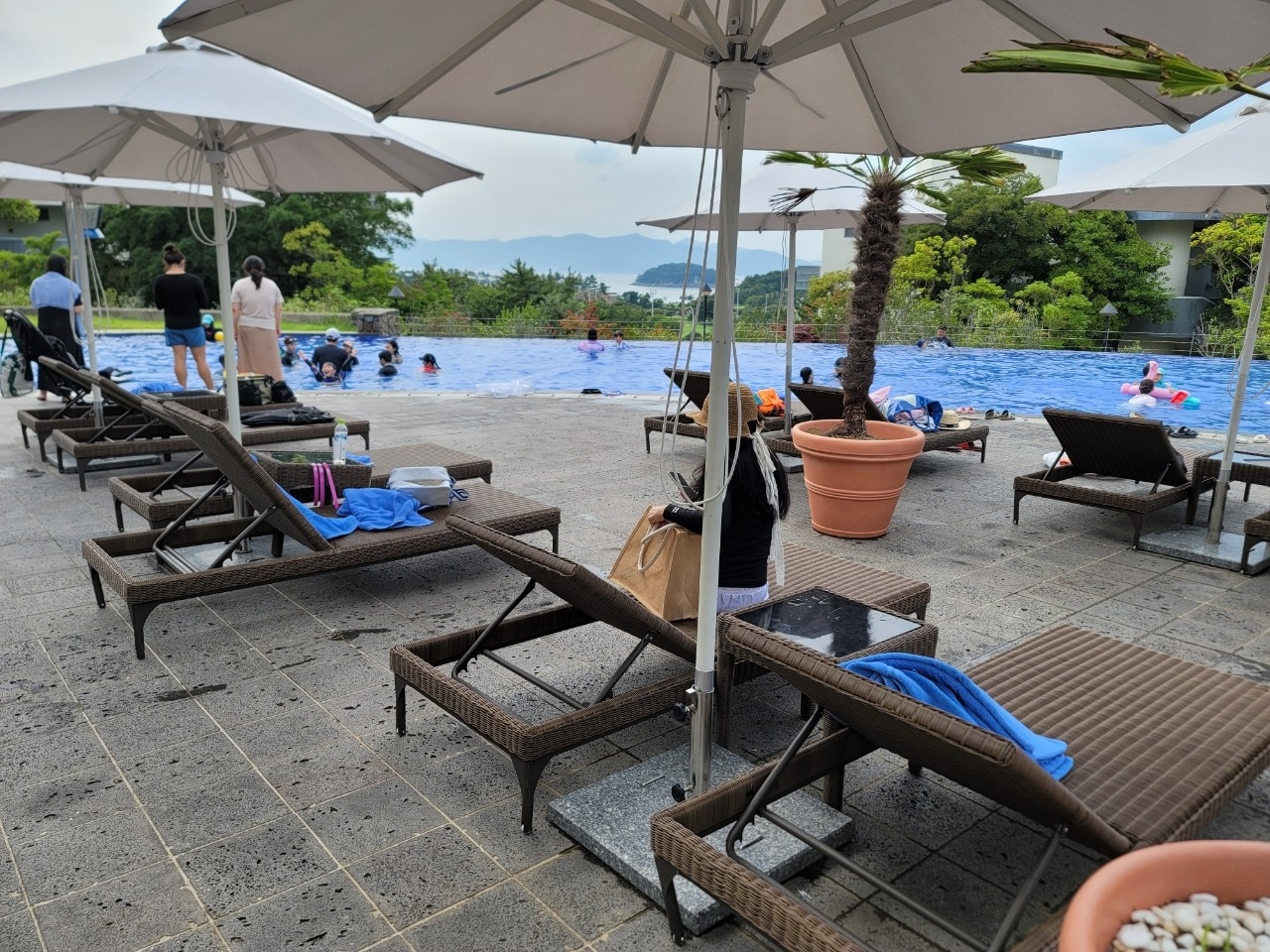 남해 아난티 실외 실내 수영장 수심 튜브 구명조끼 사용 워터하우스 깊이