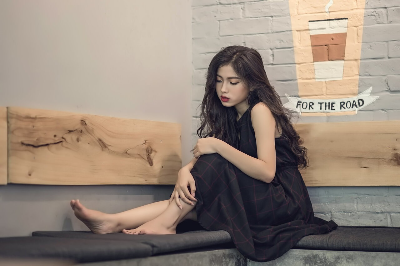 우울한 여성의 모습