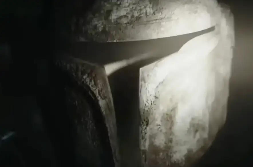 흰색의 낡은 시스 헬맷