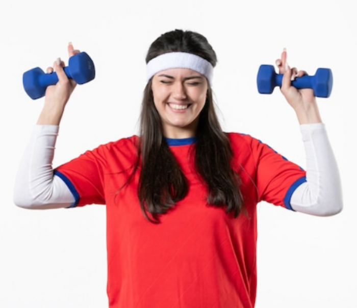 덤벨을 사용해서 어깨근육 풀어준다