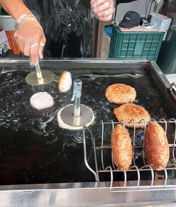 점순이호떡 호떡굽는중