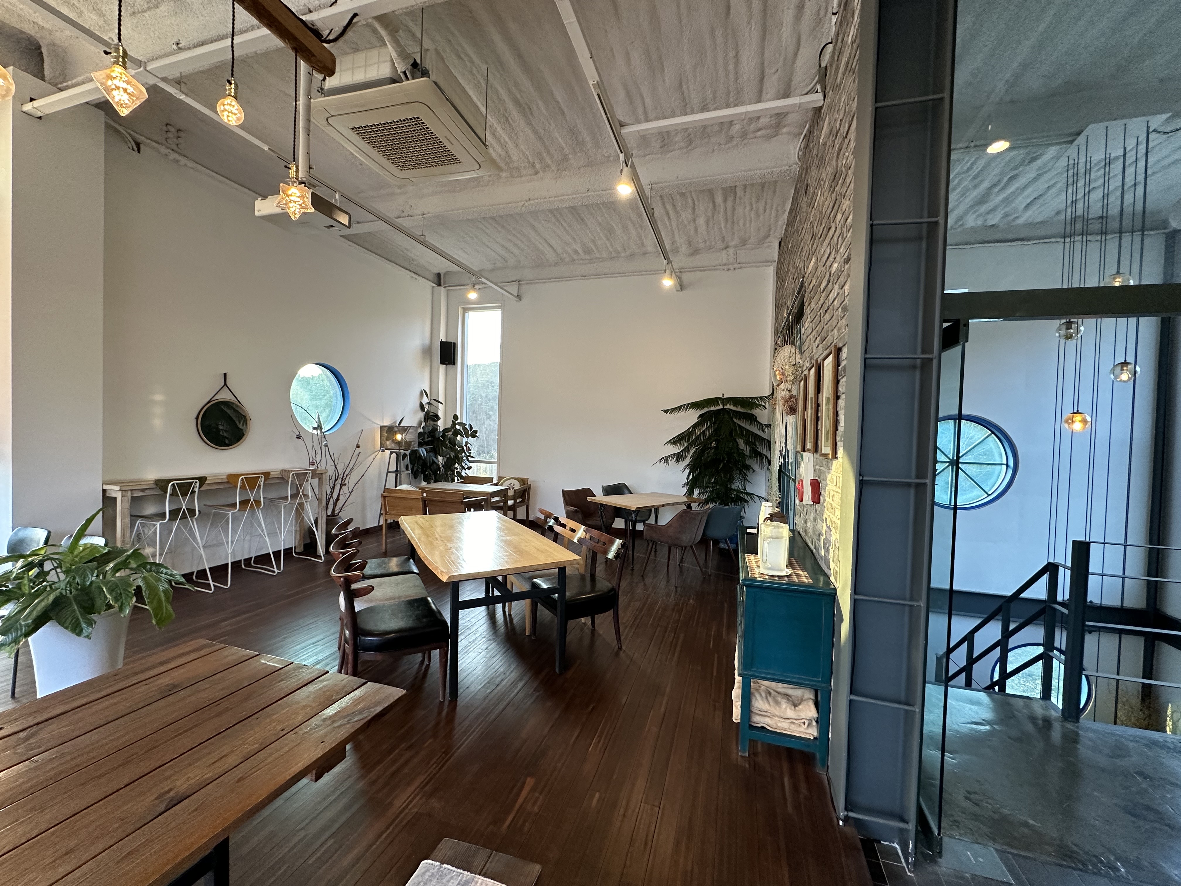 메종드엠-2층-좌석