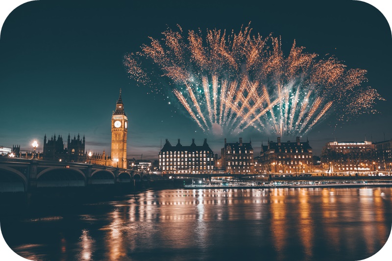 영국-런던-도심-다리-강-빅벤-폭죽-불꽃놀이-야경