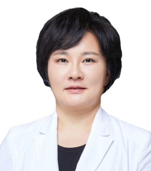 조수진 흰색