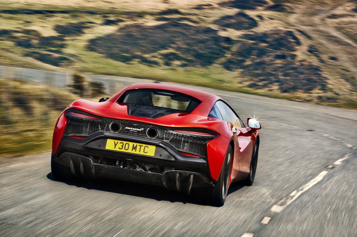 맥라렌, 680마력 하이브리드 슈퍼카 '아투라' 국내 인도 시작