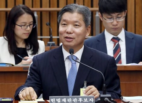 공수처 이영진 헌법재판관 골프접대 무혐의 불기소 