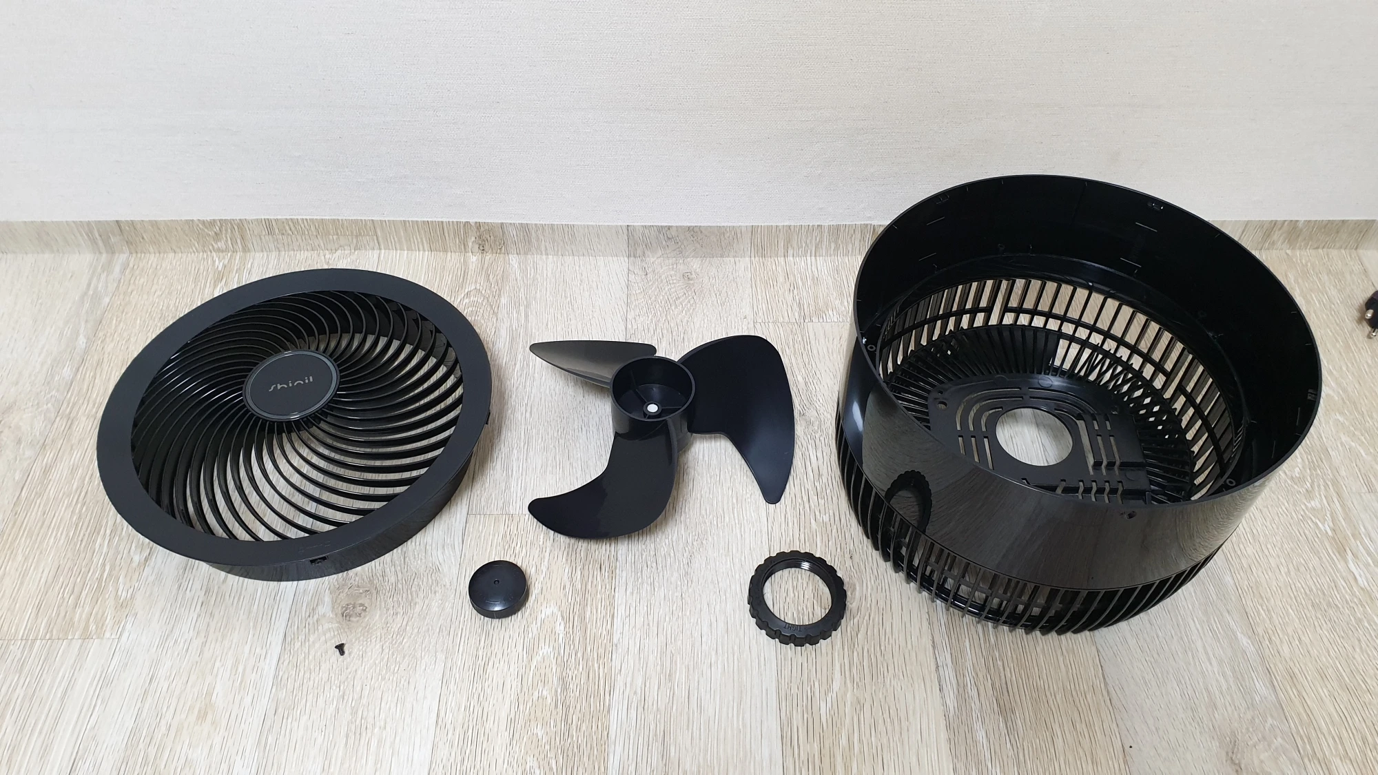 서큘레이터 날개 분해 모습