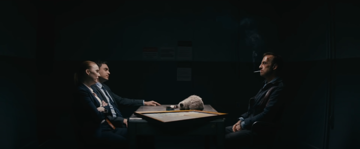 경찰과마주앉아있는주인공허치