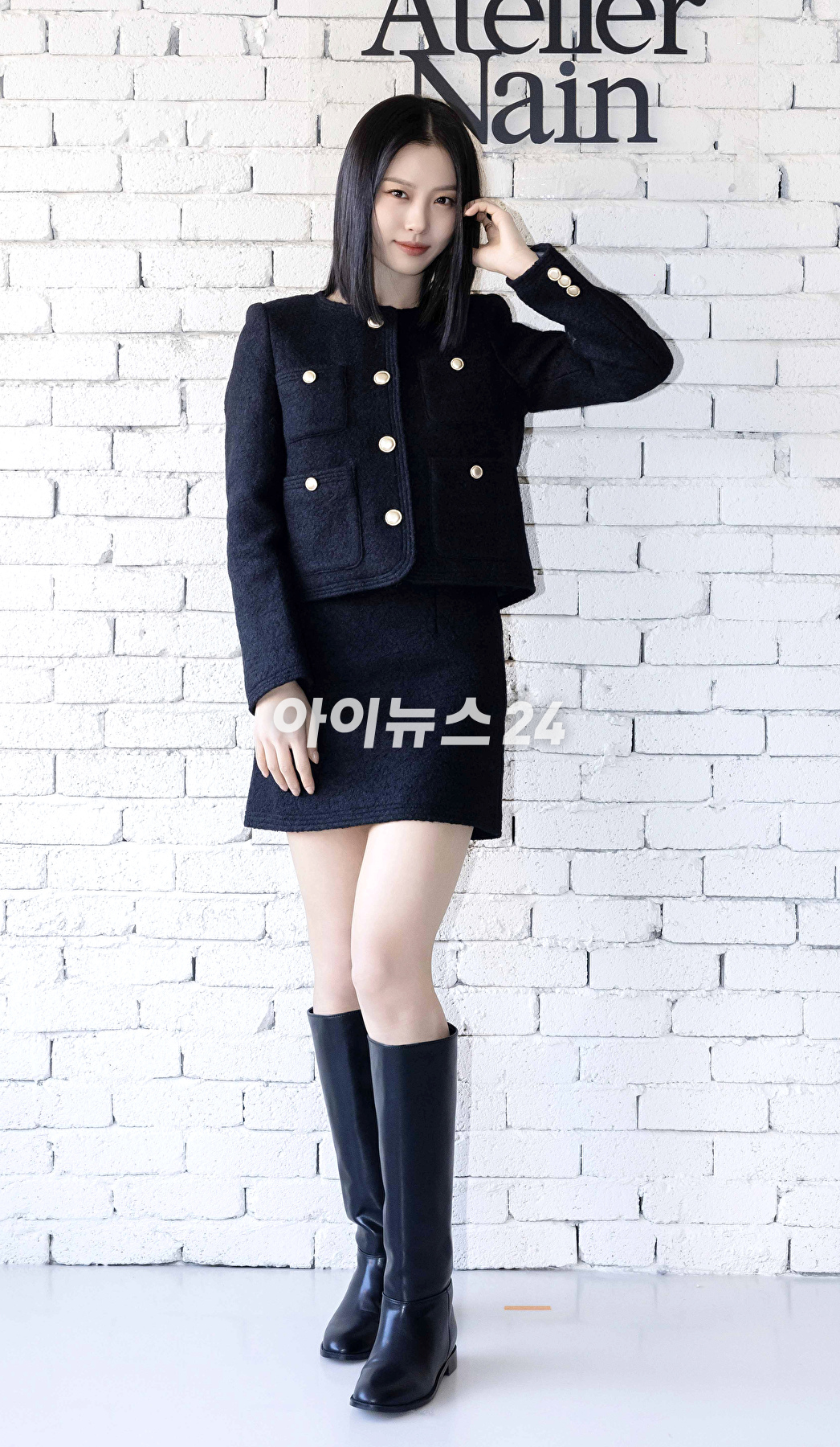 배우 고민시가 21일 서울 용산구 한남동에서 진행된 컨템포러리 여성 브랜드 아틀리에 나인 한남 플래그십 스토어 오픈행사에 참석하고 있다. [사진=아틀리에 나인(Atelier Nain)]