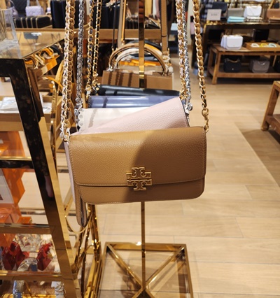 와이켈레아울렛토리버치