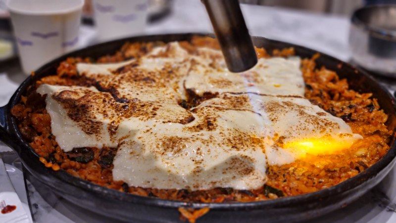 노릇노릇 구워지는 치즈