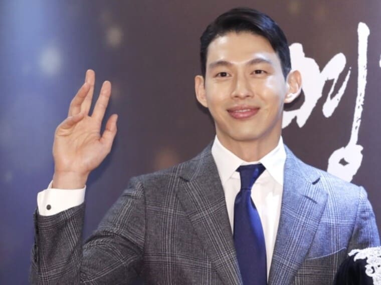 그룹-UN-출신-배우-최정원