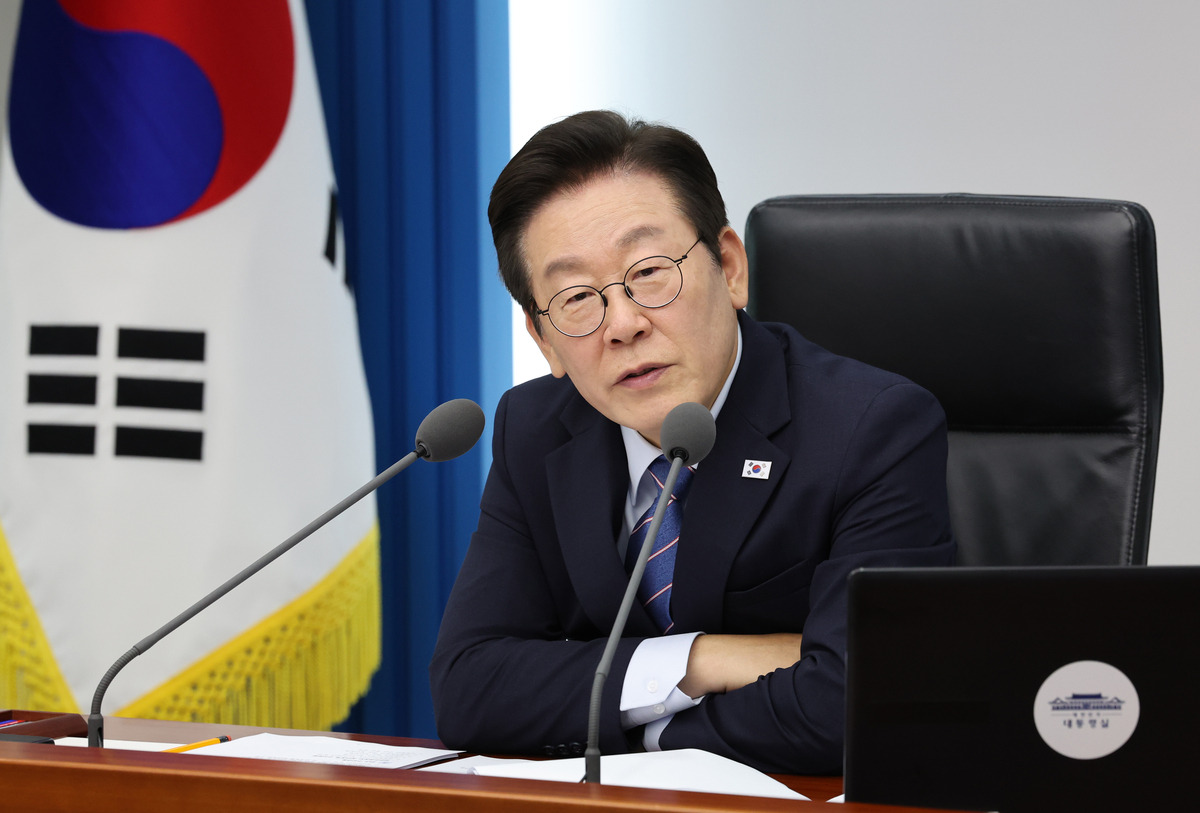 이재명 대통령, '외국 군대' 발언 논란…'굴종적 사고'가 불러온 파장