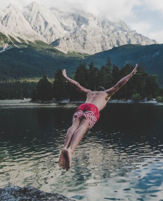 창문에서떨어지는꿈