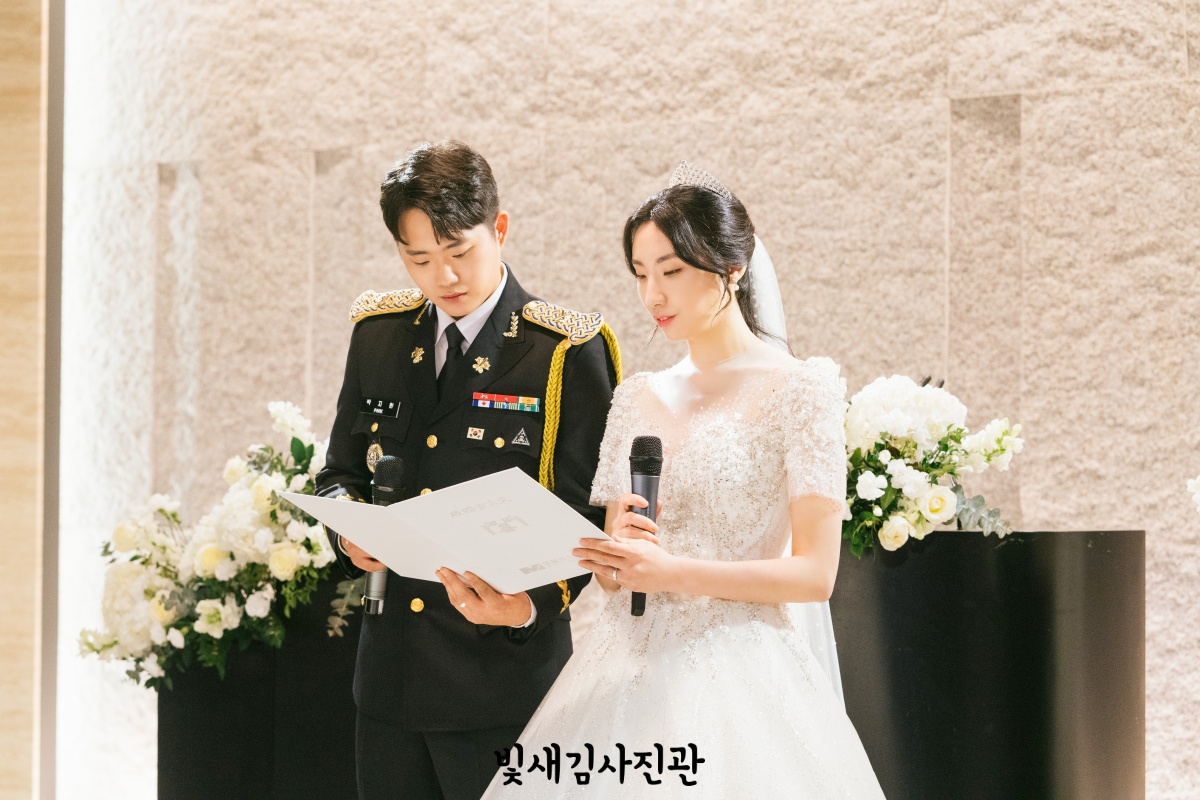 엠플러스웨딩홀 본식스냅 서브스냅 추천 후기 20