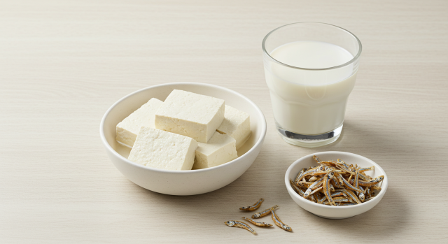 골다공증에 좋은 멸치, 두부, 우유 등 칼슘 식품 정리 이미지
