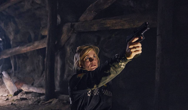 늑대에게총을겨누는탈레의엄마