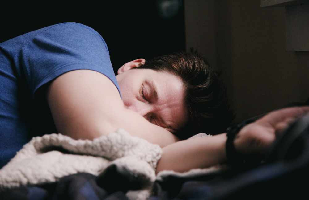 잘못된 수면 자세 사진