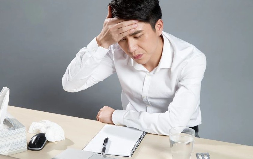 머리가 찌릿찌릿 아파요