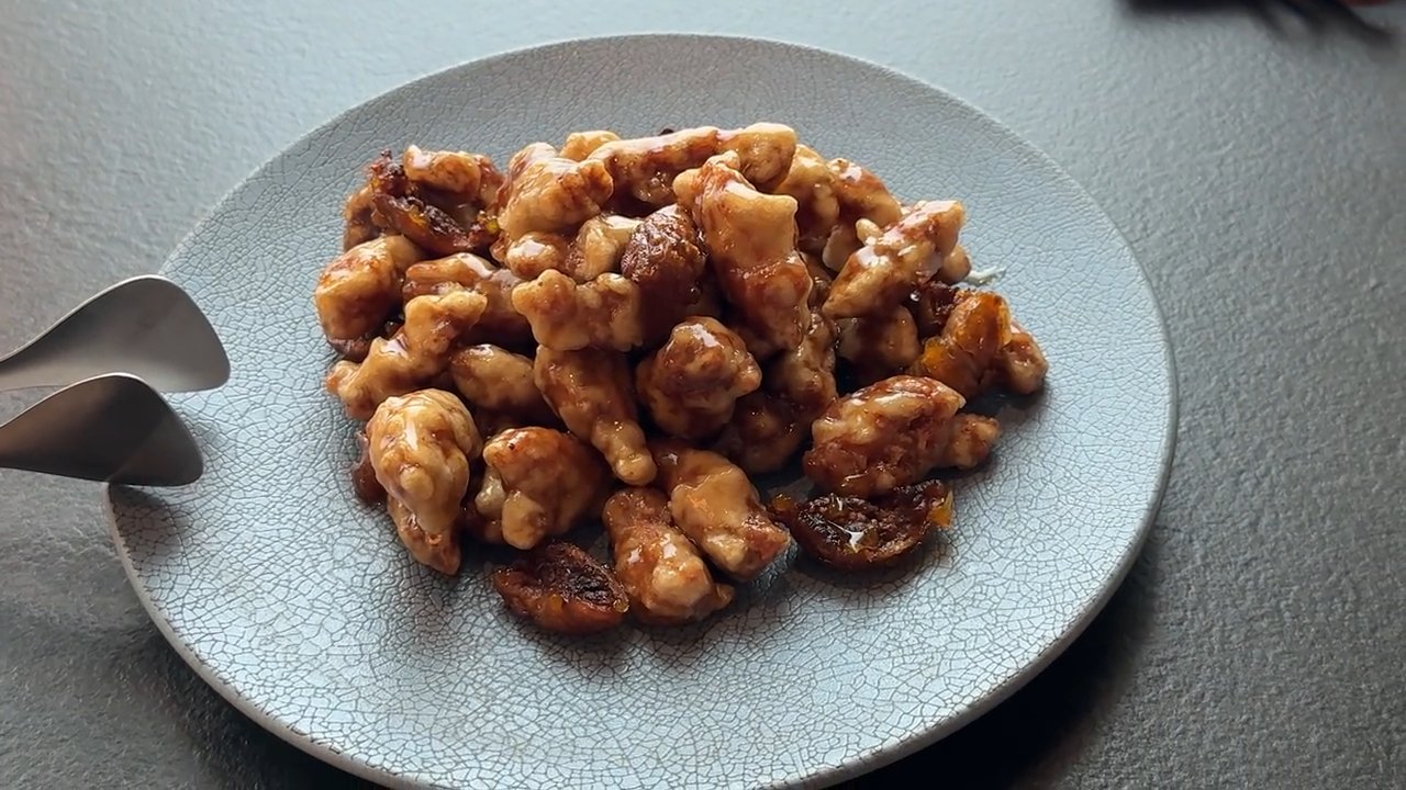 접시에 담긴 탕수육